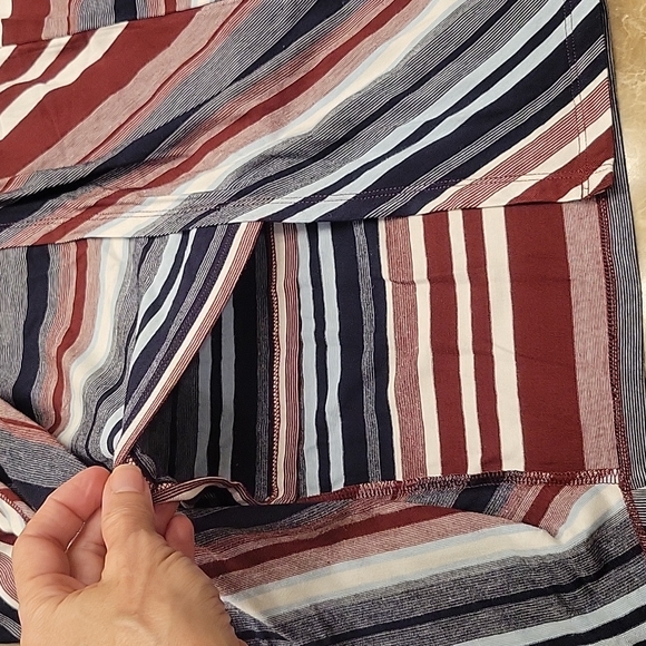 Monroe & Main Drapey Split-Open Uneven Hem Skirt, S - Picture 5 of 15